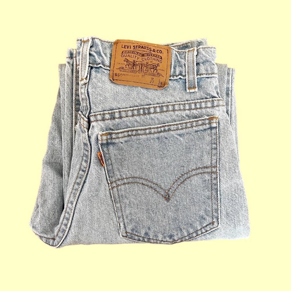 Vintage 550 Levi’s jeans relaxed fit student size 27X 28 fit like a 24